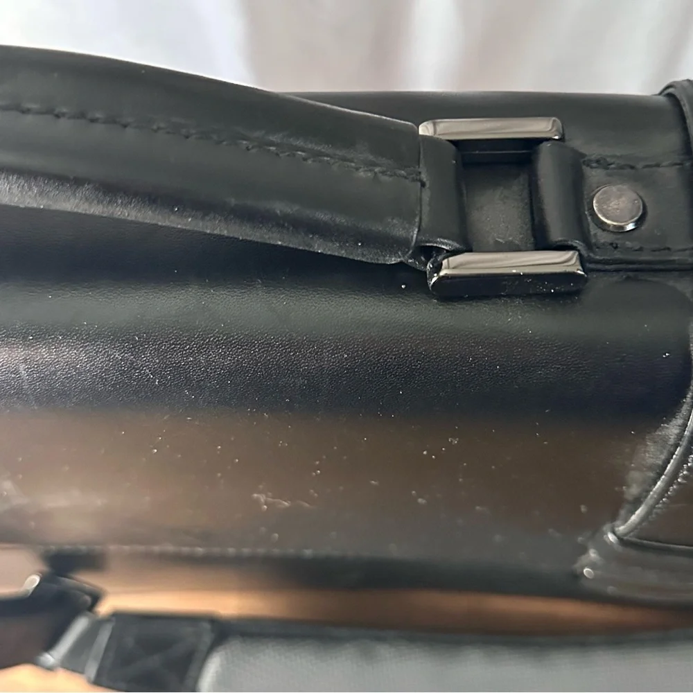 Wilsons Leather Pelle Studio Leather Messenger Bag Briefcase Satchel Black